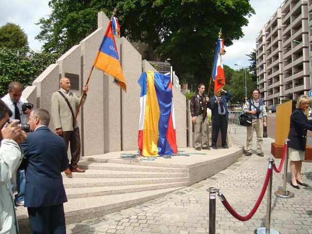 Violences lors d’une conférence…
					Article complet reservé aux abonnés