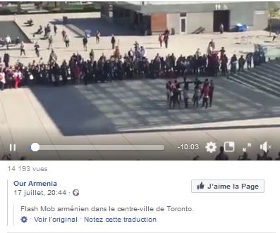 Flash Mob arménien dans le centre-ville de Toronto.