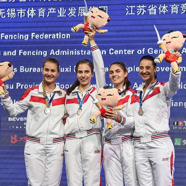 Yana Egorian double championne…