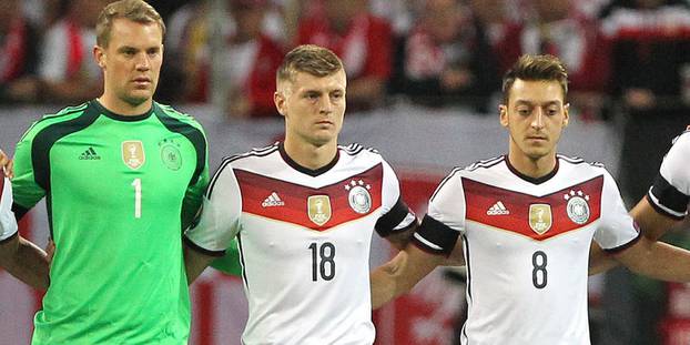 Özil absolument pas victime de racisme au sein de la Mannschaft, selon Neuer