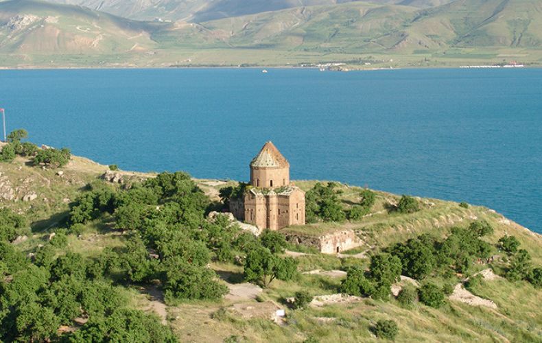 L’église arménienne Sourp-Khatch d’Akhtamar sur le lac de Van pourrait prochainement être classée au rang du Patrimoine mondial de l’Unesco