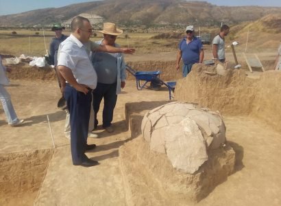 Les fouilles archéologiques continuent sur le site de Tigranakert en Artsakh avec de nouvelles découvertes