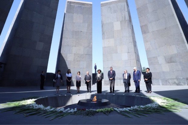 La Secrétaire générale de la Francophonie, Michaëlle Jean s’est rendue au mémorial du génocide des Arméniens à Erévan