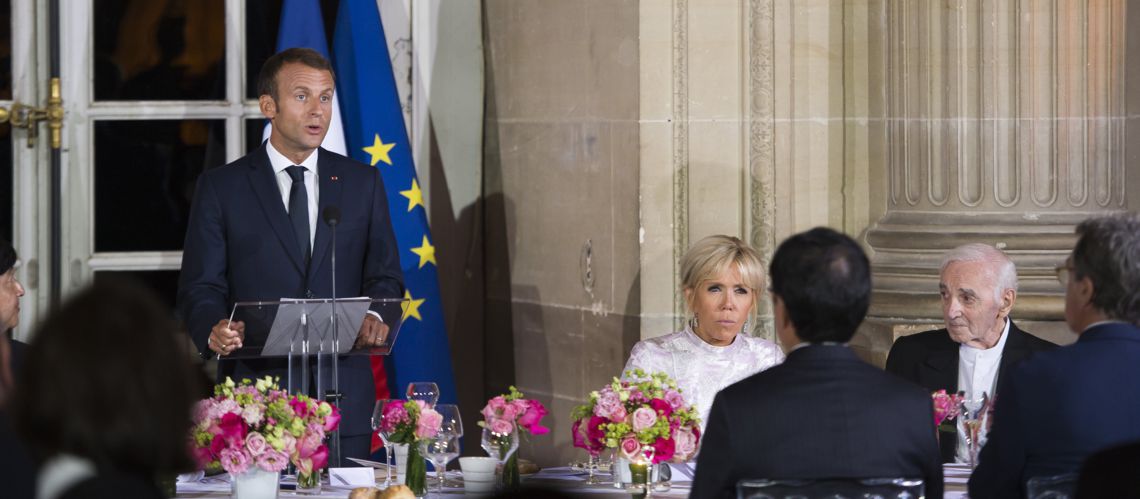 Emmanuel Macron rend hommage à Aznavour… en Arménien