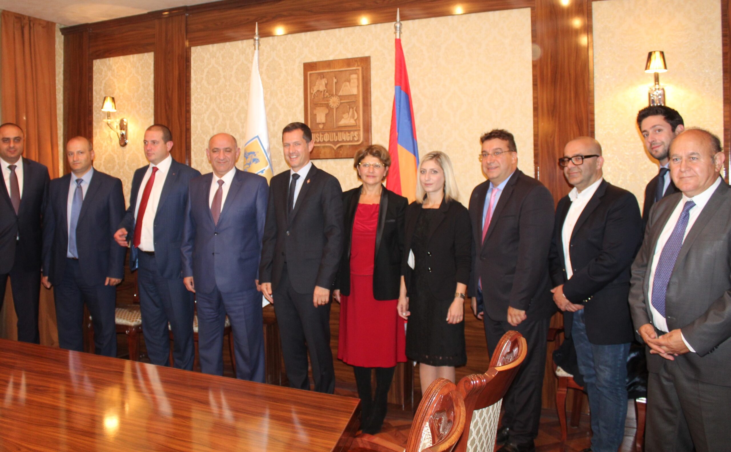 La délégation de Valence a rencontré le maire de Stepanakert, capitale de l’Artsakh liée par une Charte d’amitié avec Valence