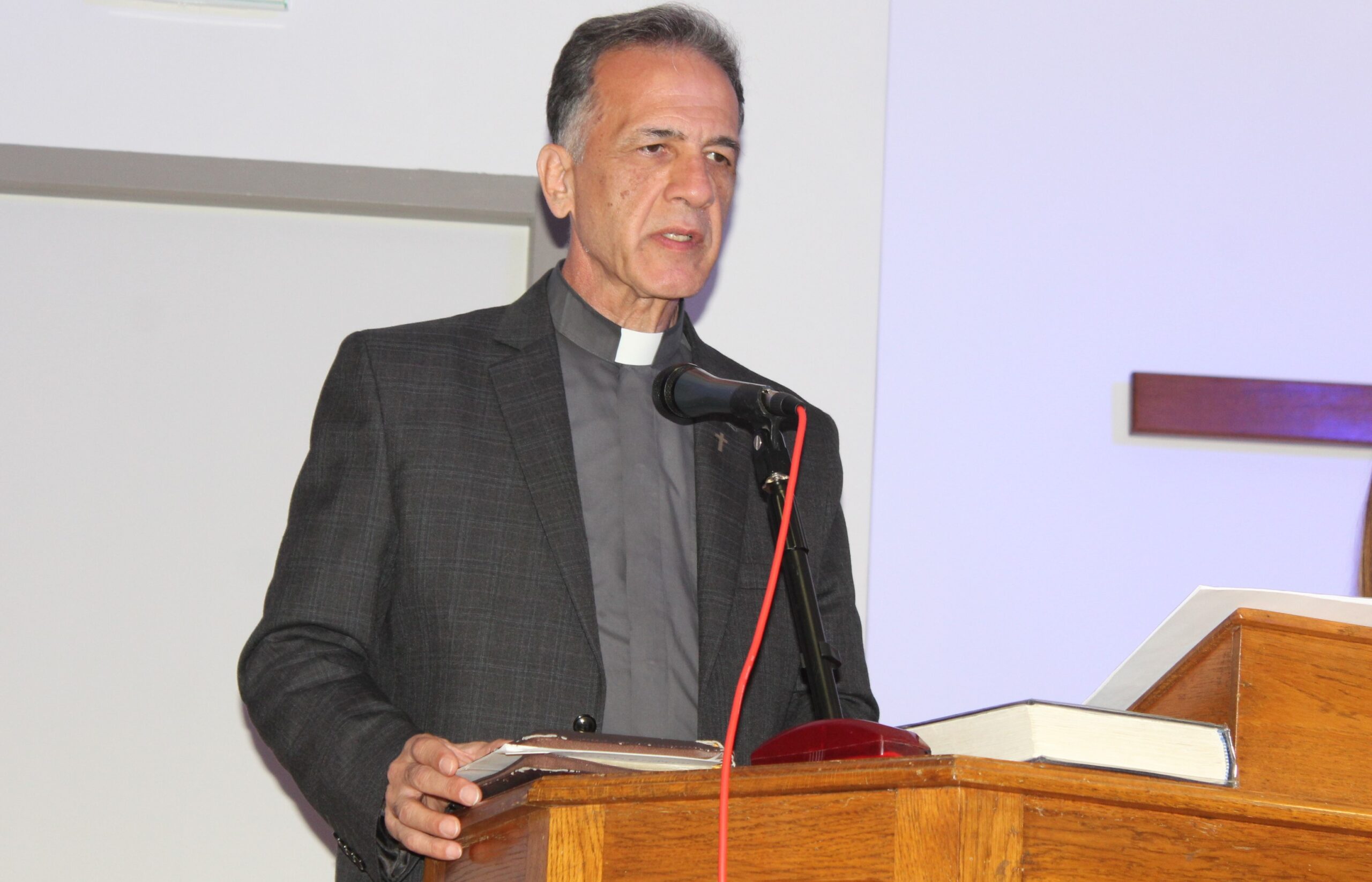 Présentation par le Pasteur Sergeï Shaverdian de la situation de l’Eglise évangélique arménienne d’Iran