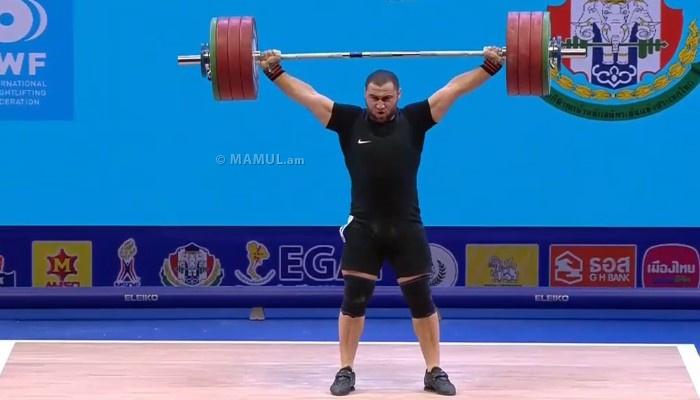 Simon Martirosyan (Arménie), double champion du monde d’haltérophilie à Pattaya (Thaïlande)