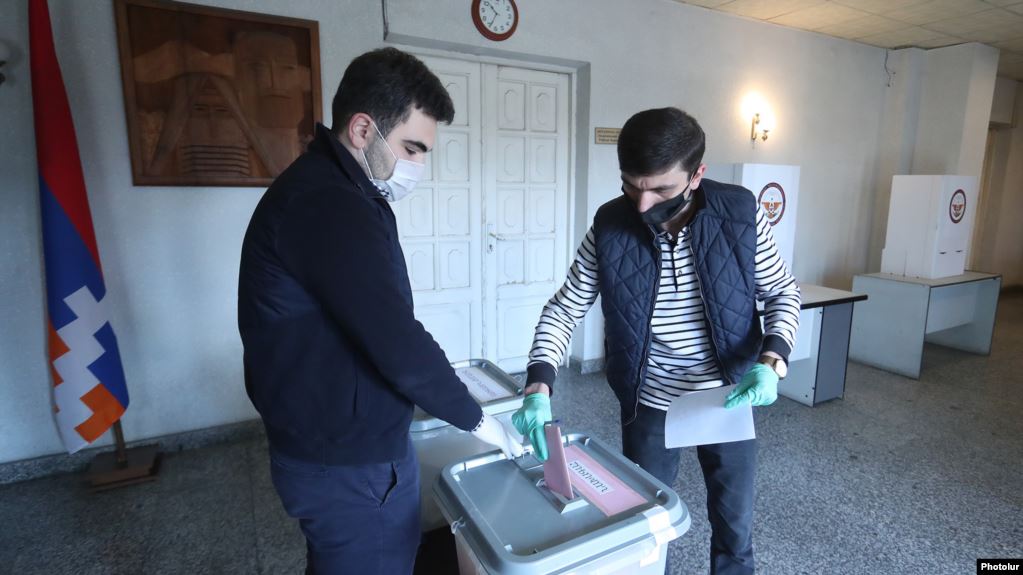 Les électeurs se sont rendus dans les bureaux de vote