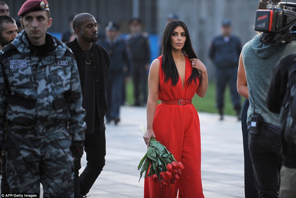 La star arméno-américaine de la téléréalité, Kim Kardashian demande officiellement le divorce de Kanye West