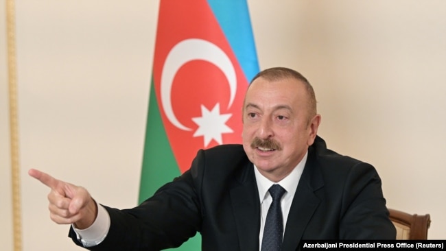 Aliyev met en garde l’Arménie dans un contexte de nouvelles tensions frontalières