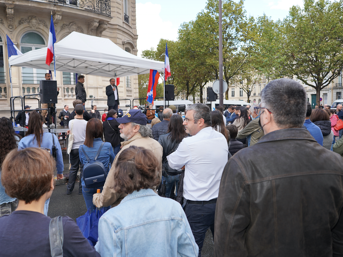 Manifestation devant l’ambassade d’Azerbaidjan