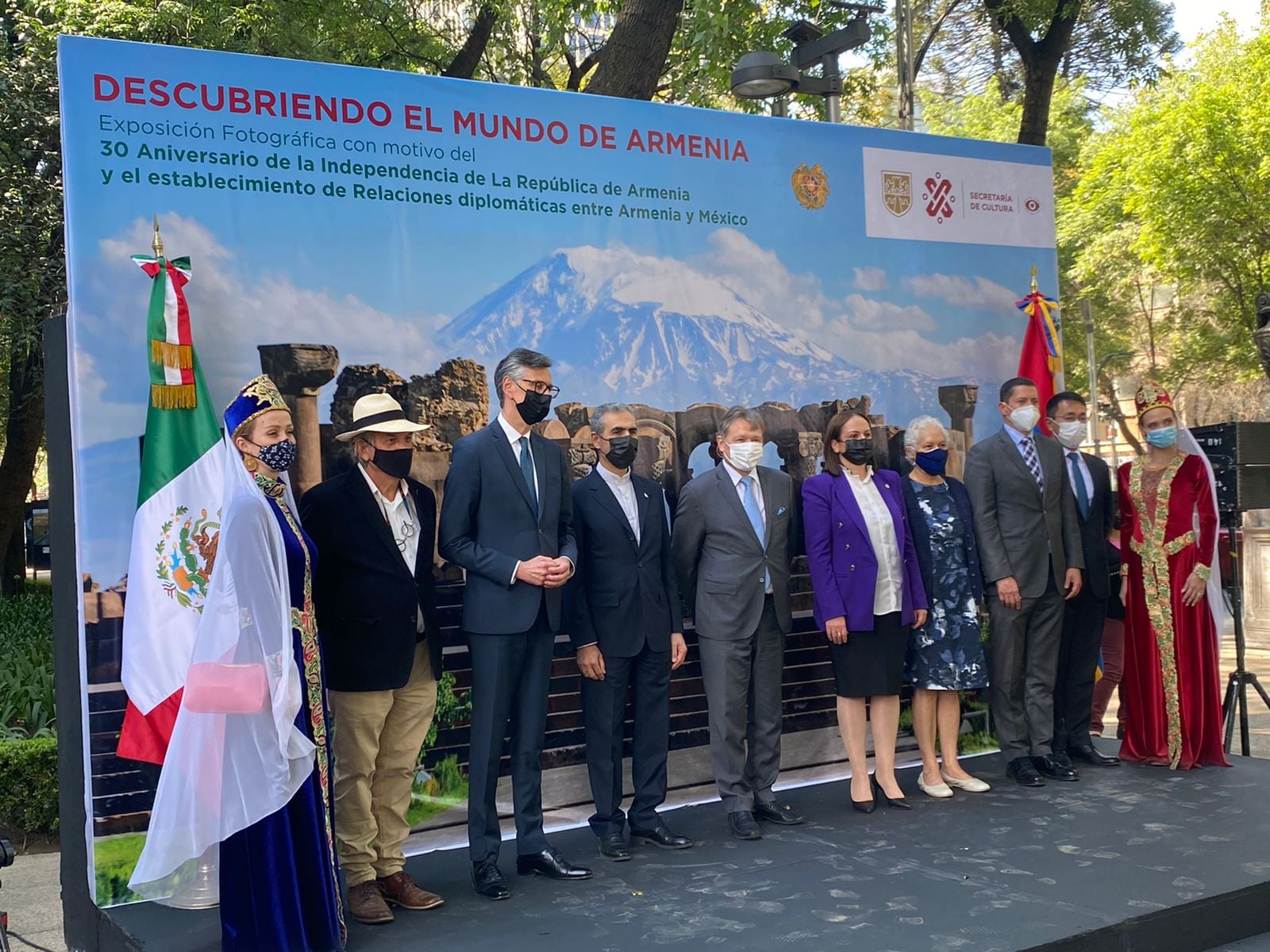 Une exposition consacrée au 30e anniversaire de l’établissement des relations diplomatiques entre l’Arménie et le Mexique au centre de Mexico