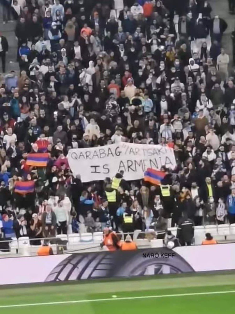 L’UEFA sous pression de l’Azerbaïdjan ouvre une enquête après le déploiement de drapeaux arméniens dans les tribunes lors du match Olympique de Marseille-Qarabag