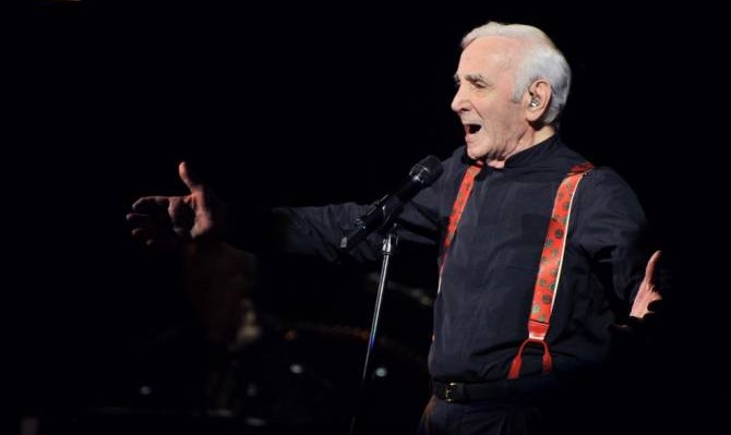 Une statue de Charles Aznavour sera installée en France en 2024