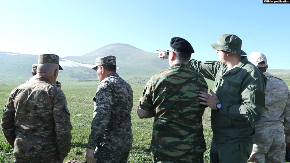 Les premiers observateurs de l’UE arrivent en Arménie