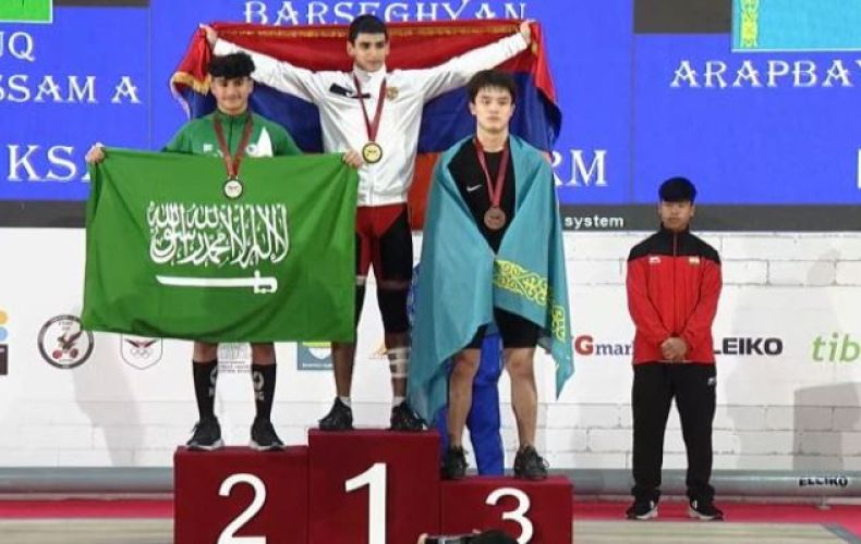 Seryoja Barseghyan (Arménie) est devenu le champion du monde junior d’haltérophilie