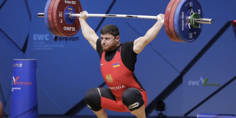 Andranik Karapetyan (Arménie) vice-champion d’Europe d’haltérophilie à Erévan