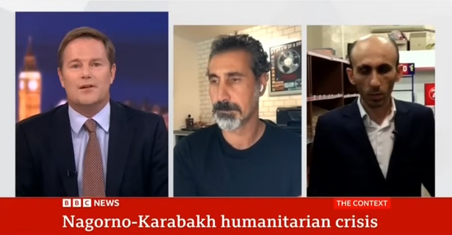 L’Azerbaïdjan pose un ultimatum à la BBC après l’interview de Serj Tankian