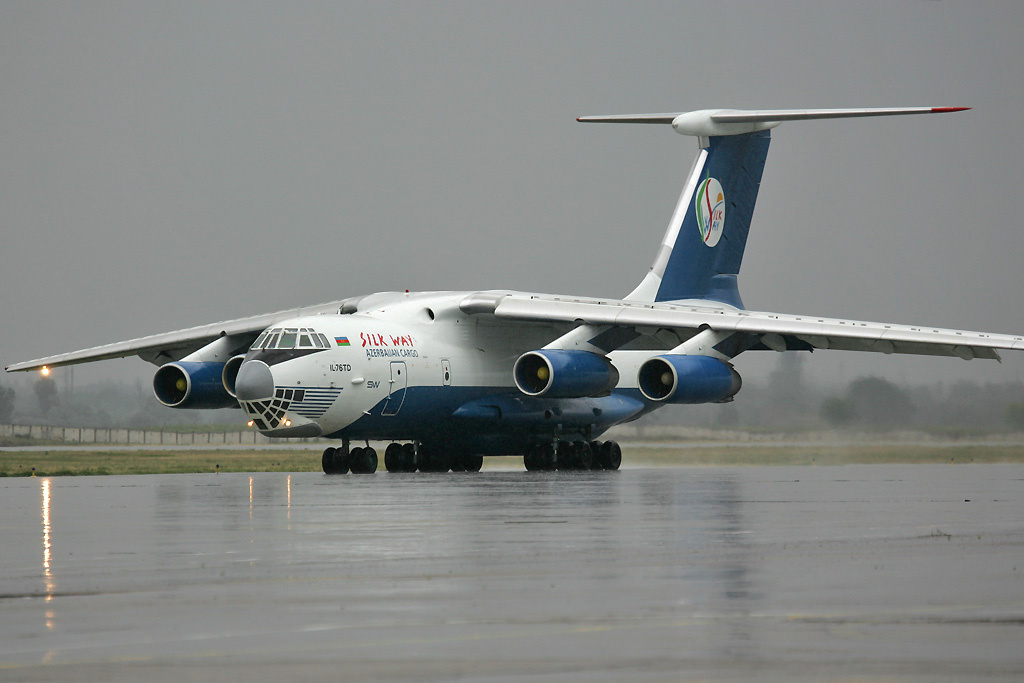 Les avions de l’armée de l’air azerbaïdjanaise transportent activement des troupes jusqu’aux frontières de l’Arménie