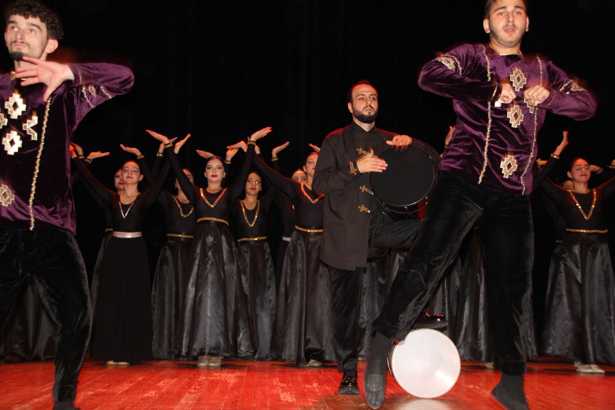 Concert de l’ensemble de percussion arménien (dhol) avec Sergueï Khachatryan « Efo » et ses jeunes élèves venus d’Arménie à Valence ce vendredi 10 novembre