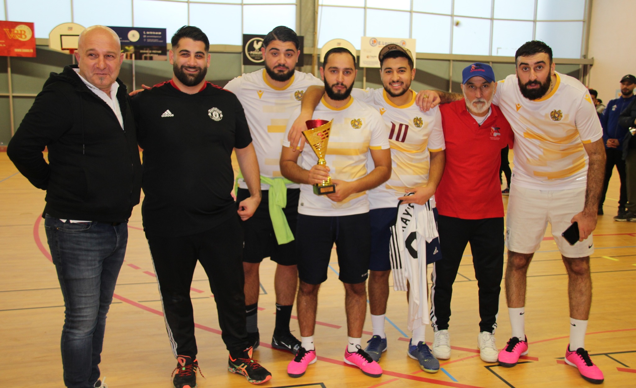 Le tournoi de futsal de l’AS Homenetmen Valence à l’occasion de son 40e anniversaire avec une douzaine d’équipes, Palavo Lyon-Décines gagne face au FC Rhône Crussol (1-1 ; 3 tirs à 1)