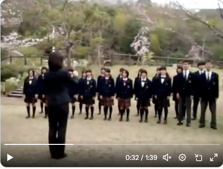 Les enfants japonais chantent « Erevan-Erebouni »