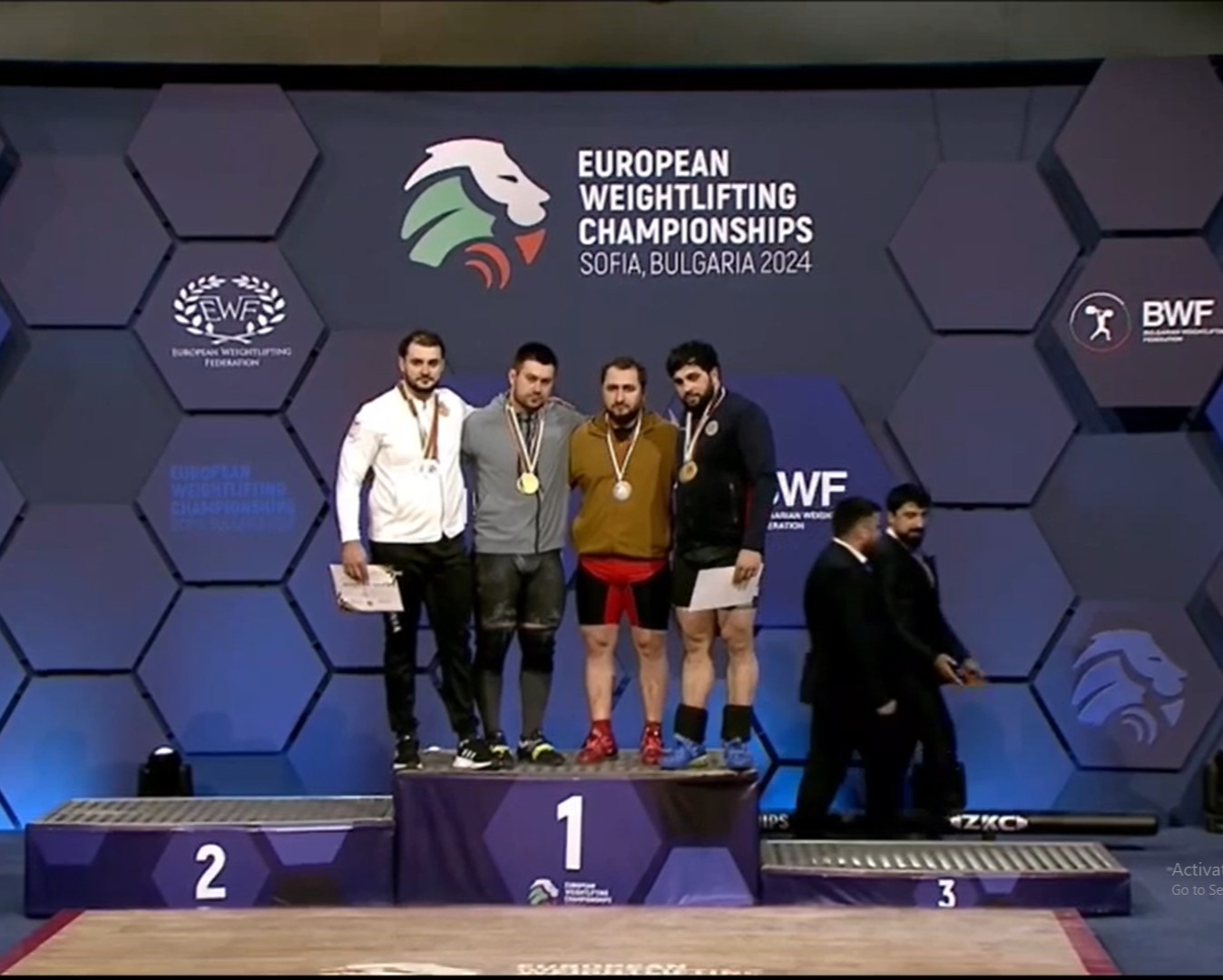 Samvel Gasparyan (Arménie) vice-champion d’Europe d’haltérophilie (102 kg), Garik Karapetyan – médaillé de bronze