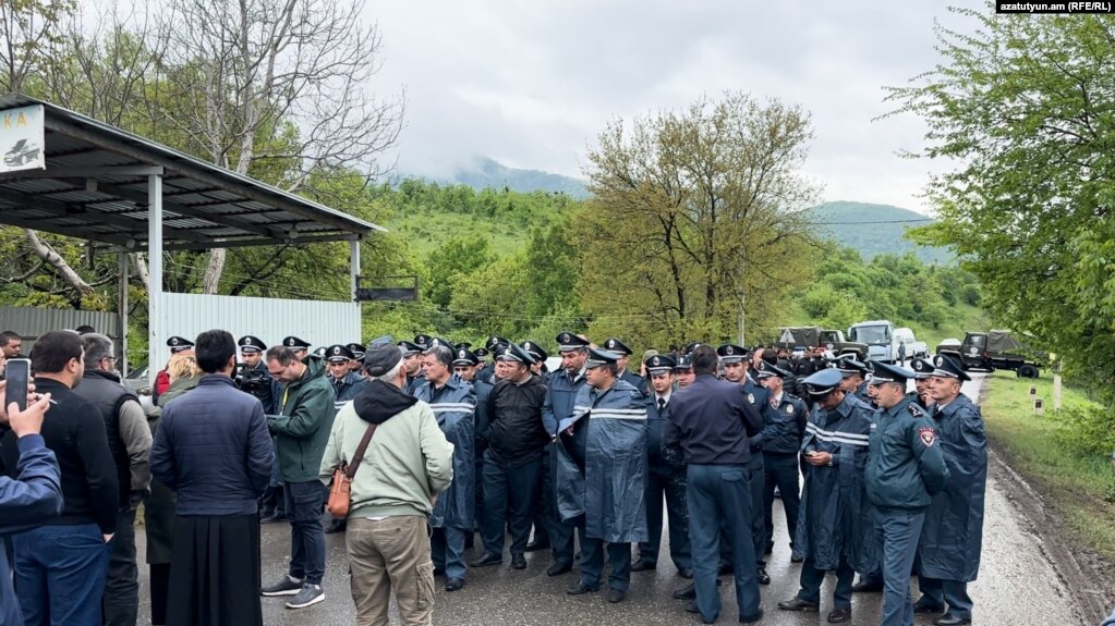 La démarcation de la frontière est « gelée » dans un village arménien rétif