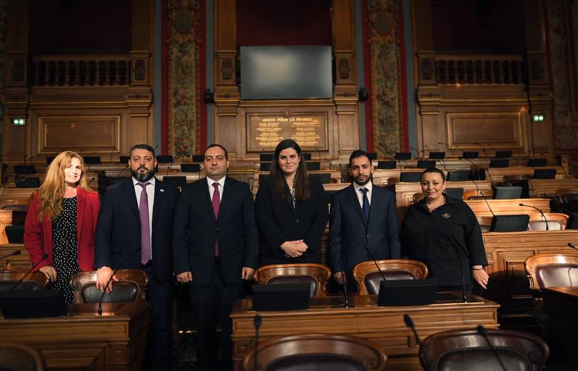 Lors de la rencontre avec Anouche Toranian, l’adjointe au maire de Paris, l’établissement d’une coopération entre les conseils municipaux de Paris et Erévan, a été mis en avant