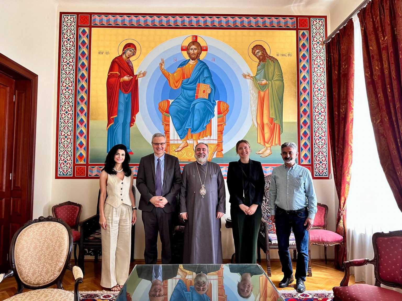 Visite de Nicolas Warnery, Ambassadeur de la République française, à l’Archidiocèse arménien