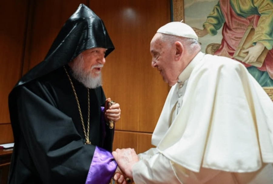 Le Catholicos Aram Ier et le pape François discutent de l’Artsakh à Rome