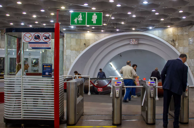 Le métro de Yerevan abandonnera complètement les jetons à partir de janvier 2025