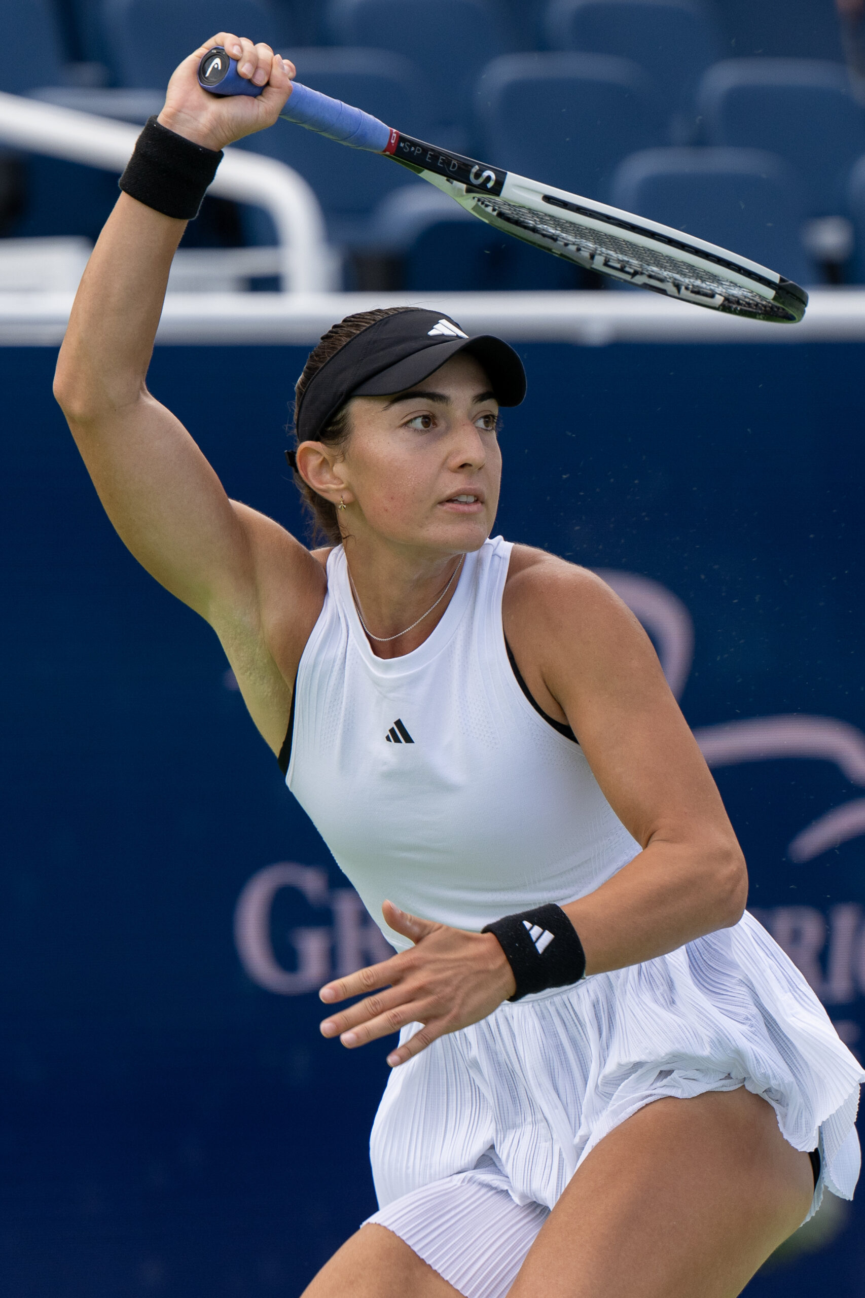 Elina Avanesyan (Arménie), 60e mondiale, a battu la numéro 11 mondiale Elena Ostapenko (Lettonie) au deuxième tour du tournoi WTA-1000 à Cincinnati