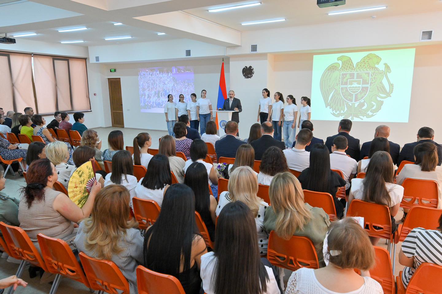 Le Premier ministre d’Arménie Nikol Pachinian a assisté à la cérémonie d’ouverture du lycée « Heratsi » à Yerevan