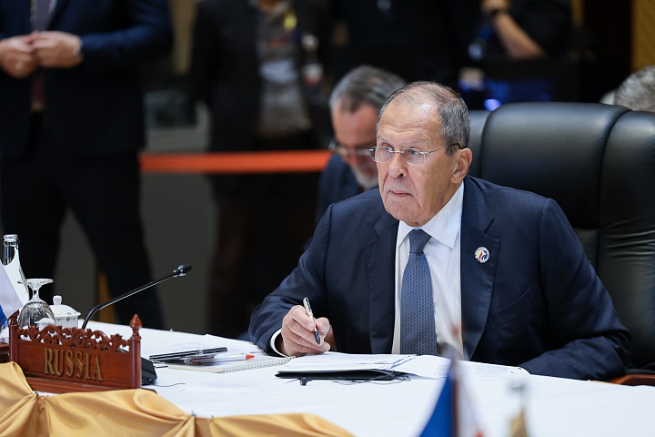 Sergueï Lavrov s’en prend à nouveau à Erevan