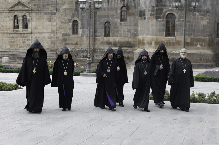 Le patriarche arménien de Constantinople est arrivé au Saint-Siège d’Etchmiadzine pour la cérémonie du « muron » de Saint Chrême