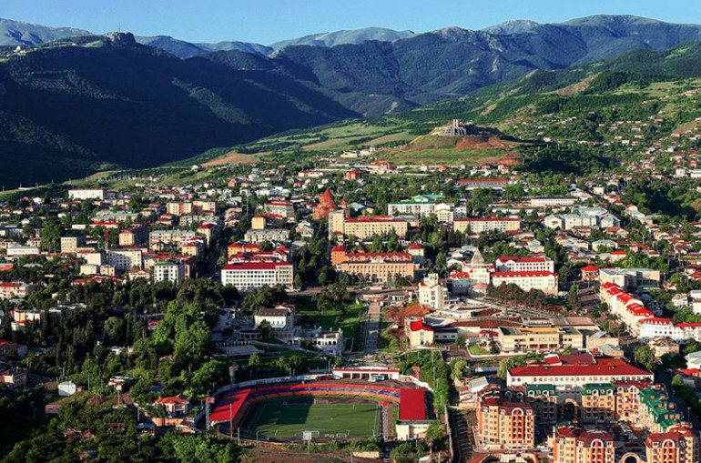 Plus de 5 000 employés d’institutions publiques et non étatiques vivent à Stepanakert capitale de l’Artsakh occupé par l’Azerbaïdjan