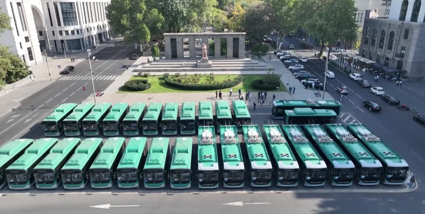 Tigran Avinyan le maire de Yerevan : nous avons acquis 171 nouveaux bus de 8,6 mètres et 15 nouveaux trolleybus