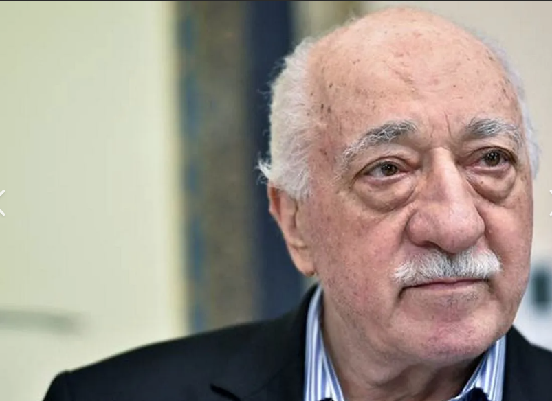 La télévision publique turque annonce la mort du prédicateur musulman  Fethullah Gülen