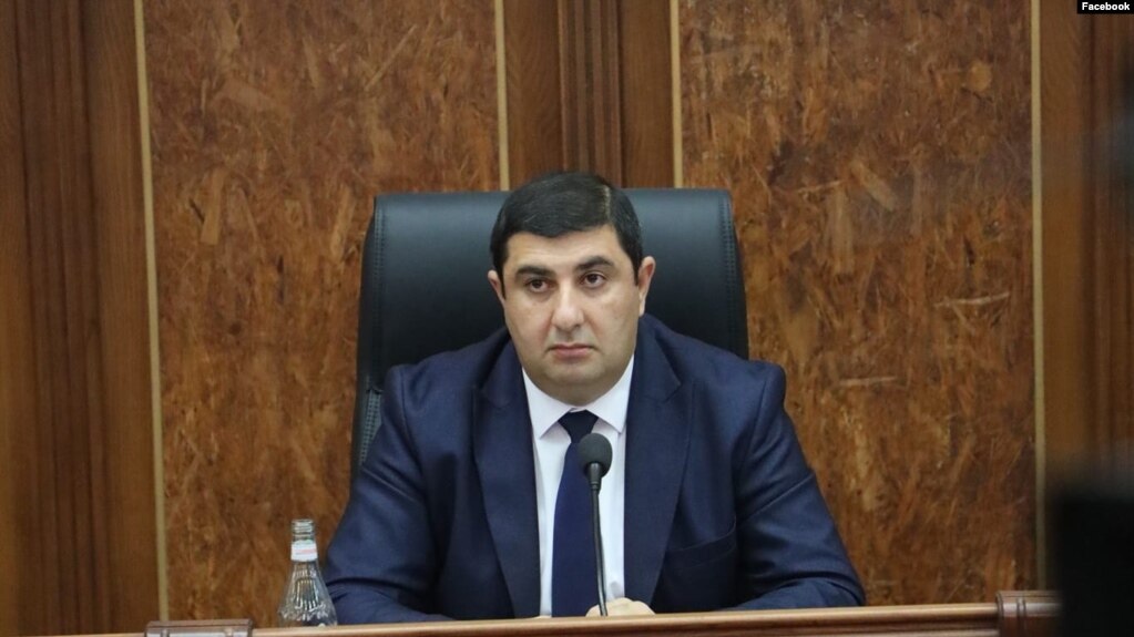 Le maire de Gyumri et ses alliés doivent démissionner après des arrestations « politiques