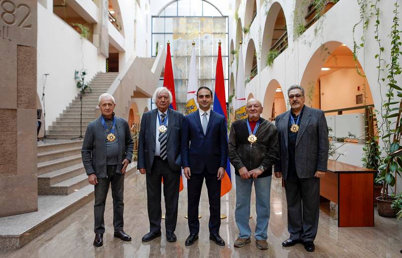 Barsegh Toumanyan, Armen Khandikyan, Levon Tokmajyan, Henrik Edoyan, citoyens d’honneur de la capitale arménienne Yerevan