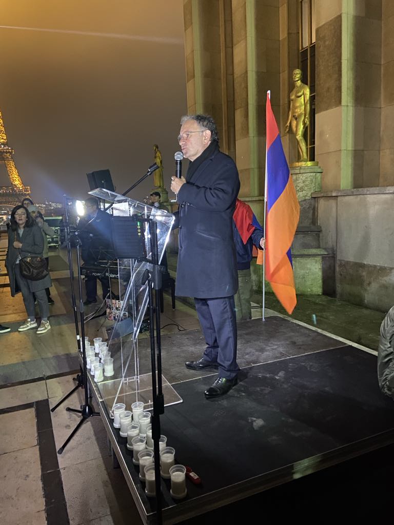 La manifestation pour la libération des otages Arméniens illégalement détenus en Azerbaïdjan, ce soir place du Trocadéro à Paris (quelques PHOTOS)