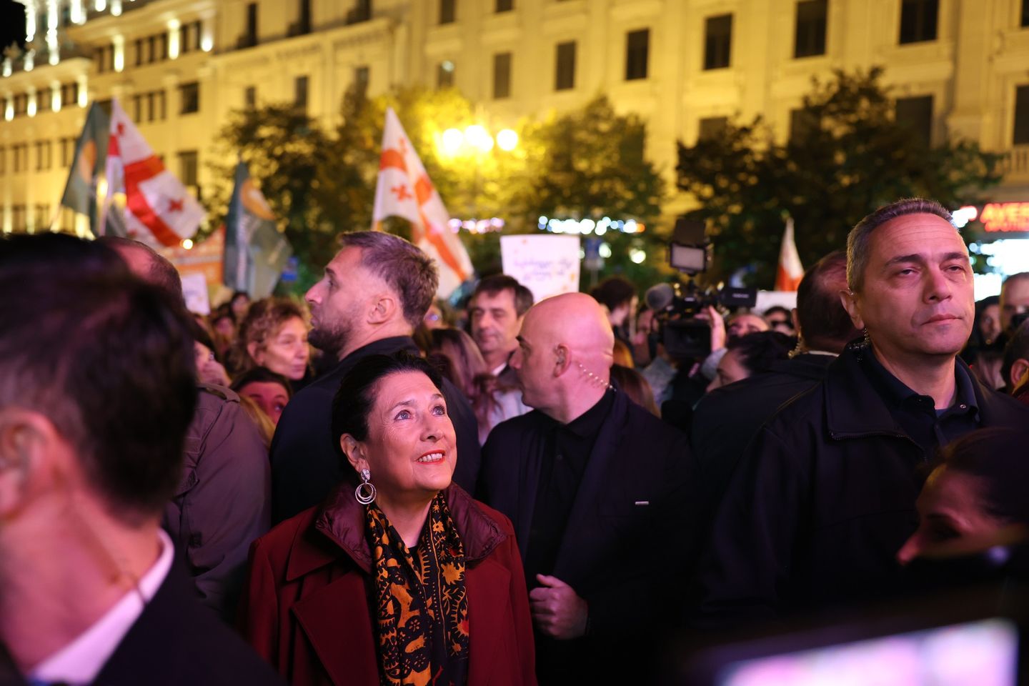 La présidente réclame un nouveau scrutin après les législatives  contestées