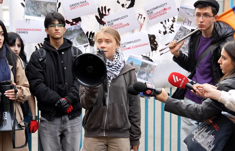 Greta Thunberg manifeste en Arménie : J’appelle à rendre visite aux prisonniers Arméniens et j’exige leur libération immédiate. La militante écologiste s’oppose à la tenue de la COP29 en Azerbaïdjan